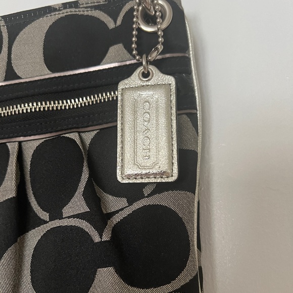 COACH Poppy Shoulder Bag Purse - Picture 5 of 14